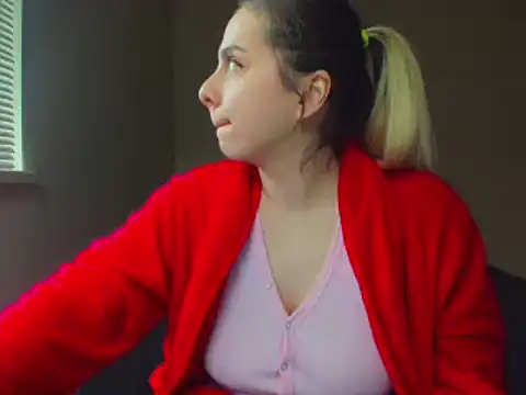 Snapshot of HappyIva chatting on 02/16/25, 06:43 HappyIva online show from 02/16/25, 06:43