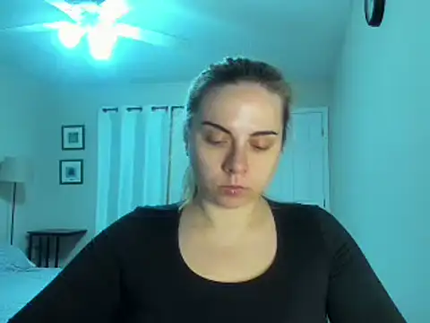 Snapshot of HappyIva chatting on 09/26/25, 05:47 HappyIva online show from 09/26/25, 05:47
