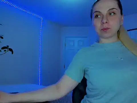 Snapshot of HappyIva chatting on 03/16/25, 01:17 HappyIva online show from 03/16/25, 01:17