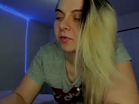 Snapshot of HappyIva chatting on 02/27/25, 12:56 HappyIva online show from 02/27/25, 12:56