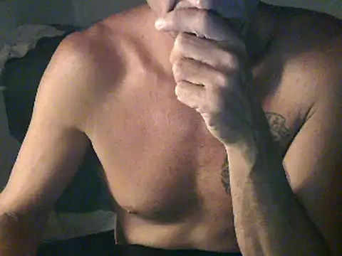 Snapshot of GoloZeusMax chatting on 02/25/25, 03:09 GoloZeusMax online show from 02/25/25, 03:09