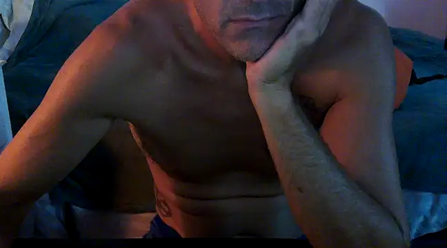 Snapshot of GoloZeusMax chatting on 02/10/25, 04:52 GoloZeusMax online show from 02/10/25, 04:52