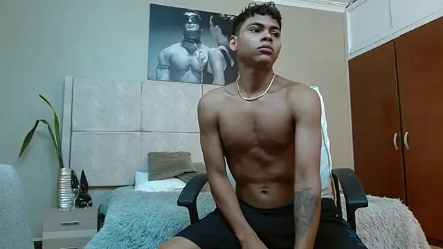 adam piarse01 online show from 09/10/25, 12:09