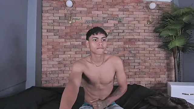 adam piarse01 online show from 11/16/25, 05:17