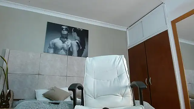 adam piarse01 online show from 09/20/25, 05:23