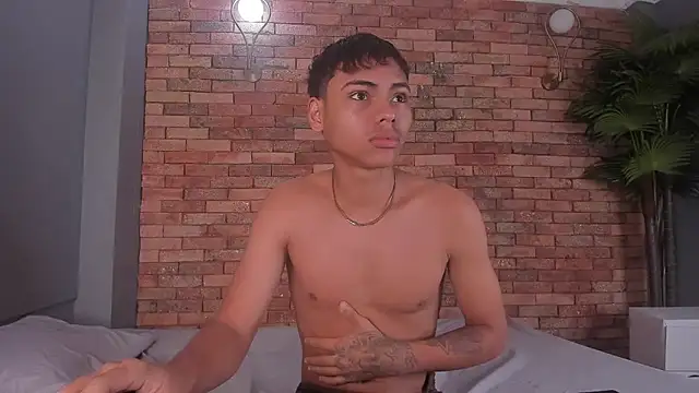 adam piarse01 online show from 12/03/25, 09:14