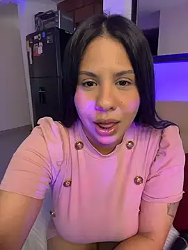 Snapshot of downsonMia chatting on 07/18/26, 11:02 downsonMia online show from 07/18/26, 11:02
