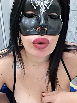 desyree89 online show from 11/17/25, 04:27