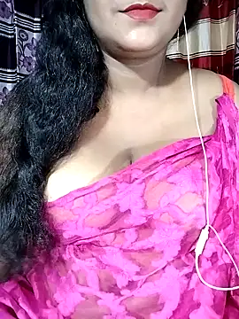 Snapshot of YERY_HOT chatting on 09/18/25, 06:00 YERY HOT online show from 09/18/25, 06:00