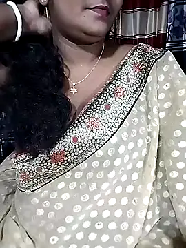 Snapshot of YERY_HOT chatting on 10/11/25, 06:09 YERY HOT online show from 10/11/25, 06:09