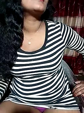 Snapshot of YERY_HOT chatting on 03/07/25, 06:00 YERY HOT online show from 03/07/25, 06:00