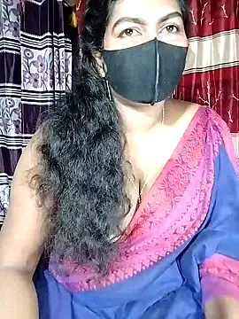 Snapshot of YERY_HOT chatting on 09/29/25, 05:18 YERY HOT online show from 09/29/25, 05:18