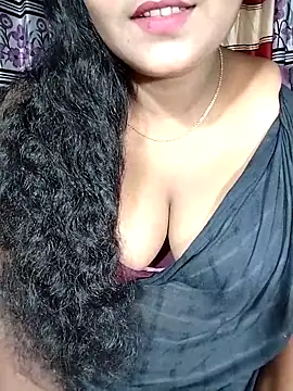 Snapshot of YERY_HOT chatting on 10/05/25, 03:47 YERY HOT online show from 10/05/25, 03:47
