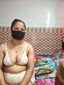 Snapshot of Hot_Nila chatting on 06/11/26, 02:33 Hot Nila online show from 06/11/26, 02:33