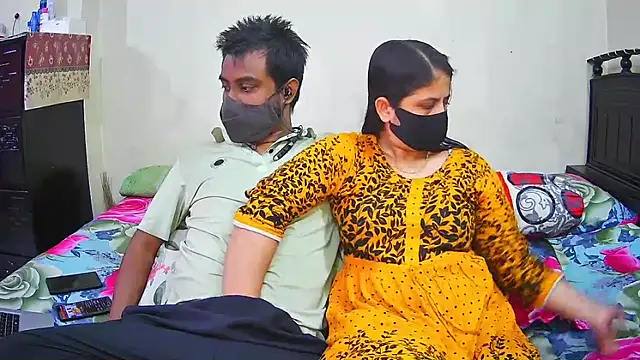 Hot Nila online show from 12/16/25, 03:33