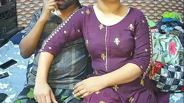 Hot Nila online show from 04/11/26, 03:03