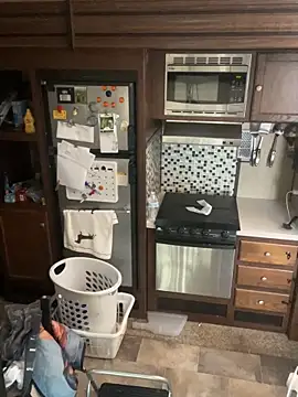 Snapshot of bluedragon0525 chatting on 02/17/26, 10:40 bluedragon0525 online show from 02/17/26, 10:40