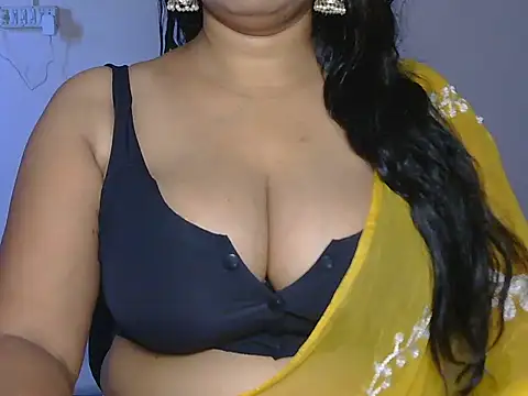 Snapshot of Lovely-payal chatting on 05/30/26, 03:35 Lovely-payal online show from 05/30/26, 03:35
