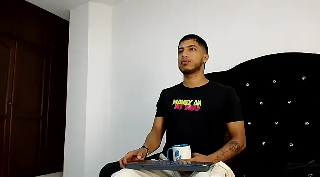 ryann bigcock  online show from 01/15/25, 11:32