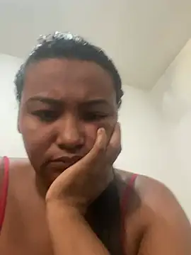 Mariaapimentinha online show from 05/18/26, 12:54