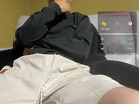 Snapshot of Ryo-j chatting on 06/09/26, 01:23 Ryo-j online show from 06/09/26, 01:23