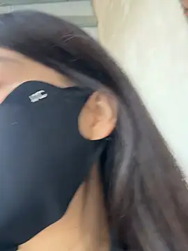 SSSniang- online show from 04/18/26, 12:13