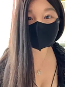 SSSniang- online show from 04/17/26, 01:19