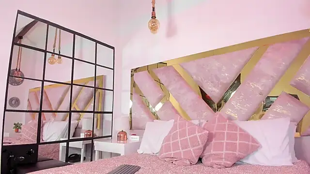 nayara macherano online show from 11/22/25, 10:41