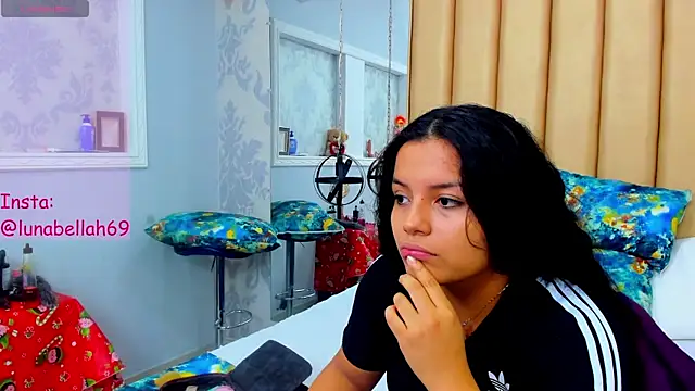 Snapshot of KonyBell chatting on 03/15/25, 12:56 KonyBell online show from 03/15/25, 12:56