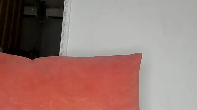 Snapshot of KonyBell chatting on 09/18/25, 11:13 KonyBell online show from 09/18/25, 11:13