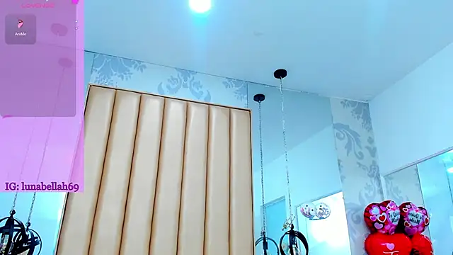 Snapshot of KonyBell chatting on 02/25/25, 12:38 KonyBell online show from 02/25/25, 12:38