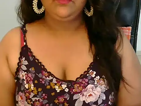 Snapshot of Jenny_lovee chatting on 06/01/26, 11:21 Jenny lovee online show from 06/01/26, 11:21
