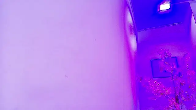 Snapshot of Arianna_sweeet chatting on 05/17/26, 03:50 Arianna sweeet online show from 05/17/26, 03:50