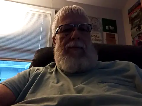Snapshot of Futura_intx chatting on 09/18/25, 01:03 Futura intx online show from 09/18/25, 01:03