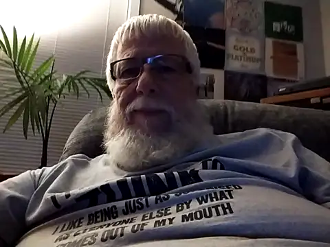 Snapshot of Futura_intx chatting on 10/14/25, 02:34 Futura intx online show from 10/14/25, 02:34