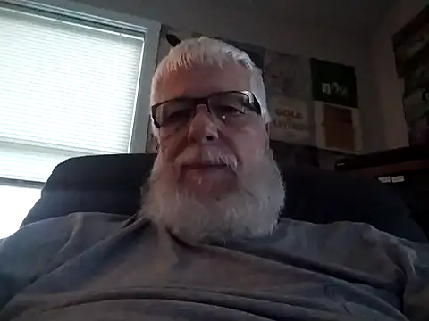 Snapshot of Futura_intx chatting on 09/20/25, 04:01 Futura intx online show from 09/20/25, 04:01