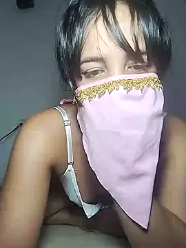 lucianamorales online show from 01/26/25, 02:24