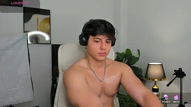 Snapshot of Thom_Ohtani chatting on 03/07/25, 03:49 Thom Ohtani online show from 03/07/25, 03:49
