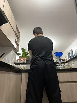 Snapshot of Thom_Ohtani chatting on 01/11/25, 12:22 Thom Ohtani online show from 01/11/25, 12:22