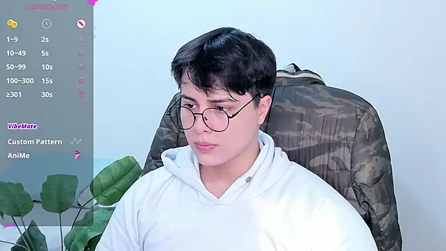 Snapshot of Thom_Ohtani chatting on 09/09/25, 09:57 Thom Ohtani online show from 09/09/25, 09:57