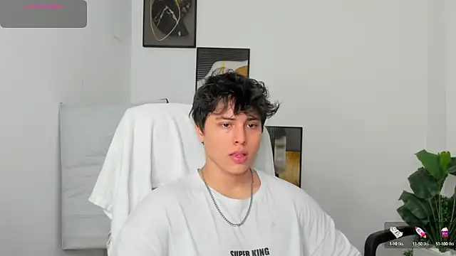 Snapshot of Thom_Ohtani chatting on 03/05/25, 02:45 Thom Ohtani online show from 03/05/25, 02:45