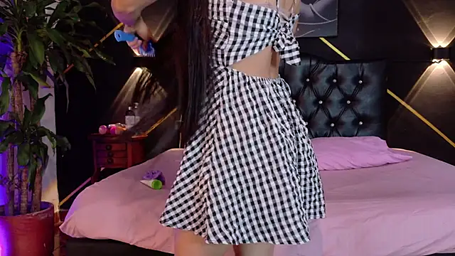 Snapshot of amabel_zambrano chatting on 09/17/25, 11:45 amabel zambrano online show from 09/17/25, 11:45