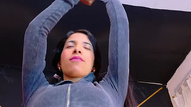 Snapshot of amabel_zambrano chatting on 01/07/26, 10:42 amabel zambrano online show from 01/07/26, 10:42