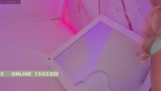 Snapshot of Alice-randy chatting on 03/14/25, 10:50 Alice-randy online show from 03/14/25, 10:50