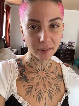 Izy cute  online show from 11/13/25, 04:44