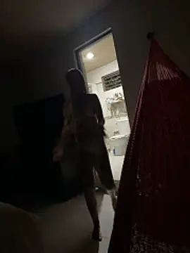 Izy cute  online show from 04/19/26, 03:07