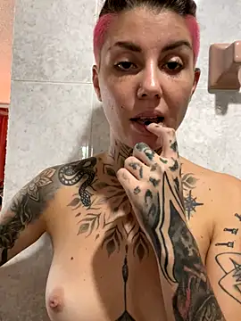 Izy cute  online show from 11/16/25, 05:50