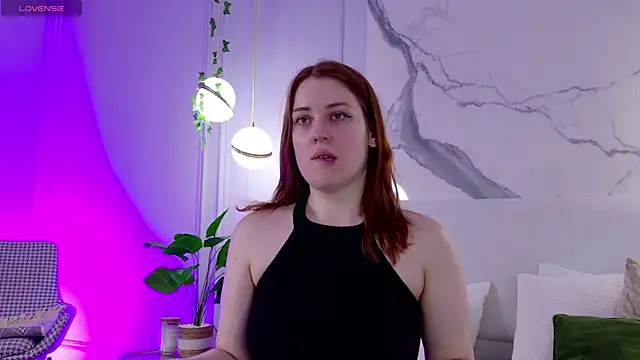 Snapshot of EllieGarson chatting on 06/06/26, 05:07 EllieGarson online show from 06/06/26, 05:07