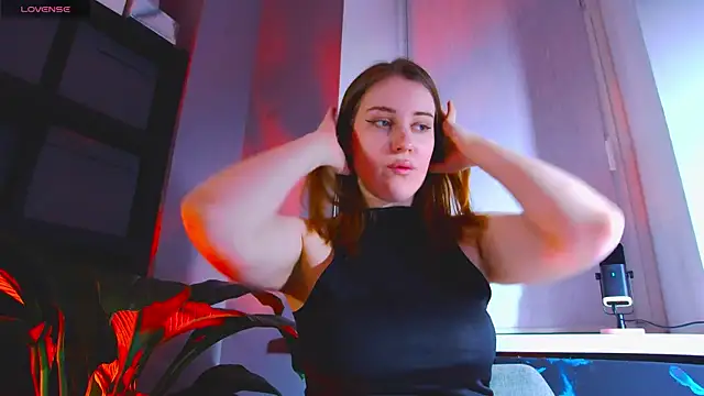 EllieGarson online show from 04/22/26, 05:42