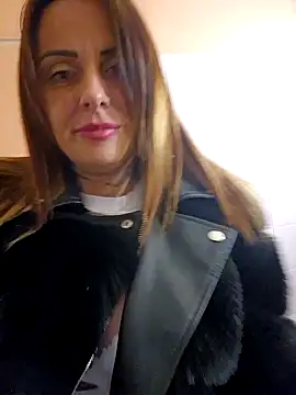 brune caliente online show from 02/12/25, 09:22